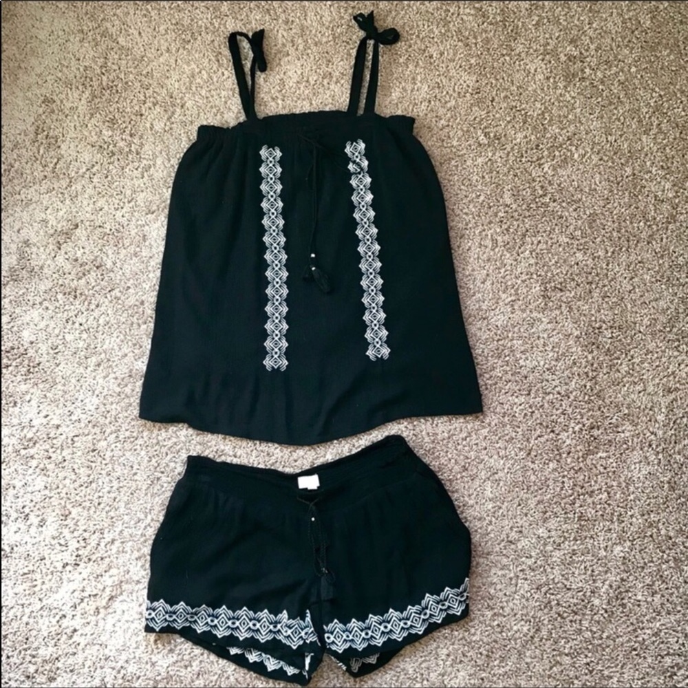 Maternity tank and shorts